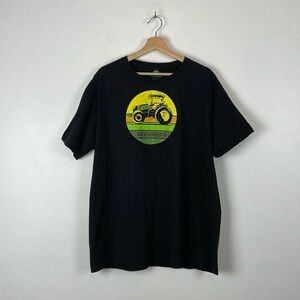John Deere Mens XL Short Sleeve Pullover Tracter Design Casual Relaxed Tee Shirt
